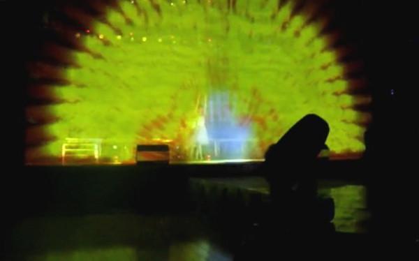 穿越未來：全息舞臺紗幕交互的絕妙融合