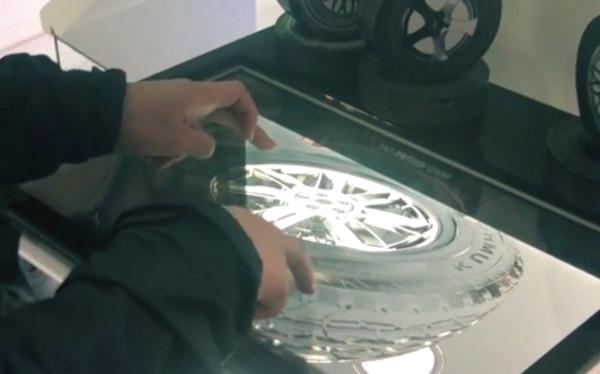 透明屏觸控展示系統(tǒng)：探索未來(lái)汽車(chē)輪胎的奧秘