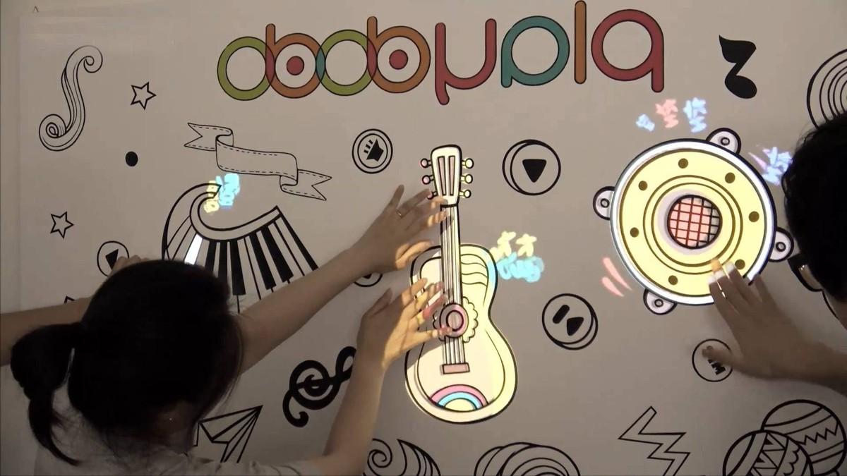 石墨烯互動(dòng)投影墻:定義未來的交互新境界