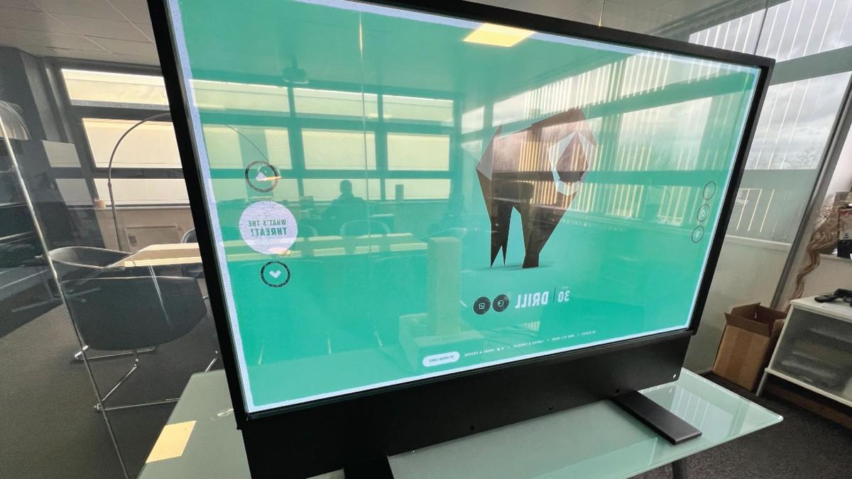 魔幻未來建筑的媒體突破：透明LED顯示屏設(shè)計(jì)案例